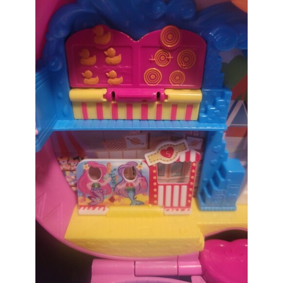 2019 Polly Pocket 2-in-1 Theme Park Crossbody Playset with 4 Dolls/Cars - Picture 9 of 16